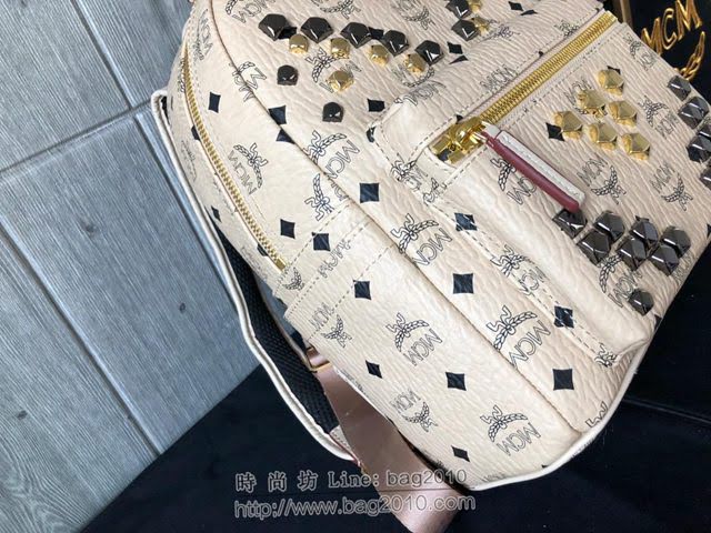 MCM雙肩背包 原單 Stark鉚釘雙肩背包 Visetos塗層材料 標誌性“M”字形多種金屬鉚釘 升級款 MCM女背包  mdmc1348